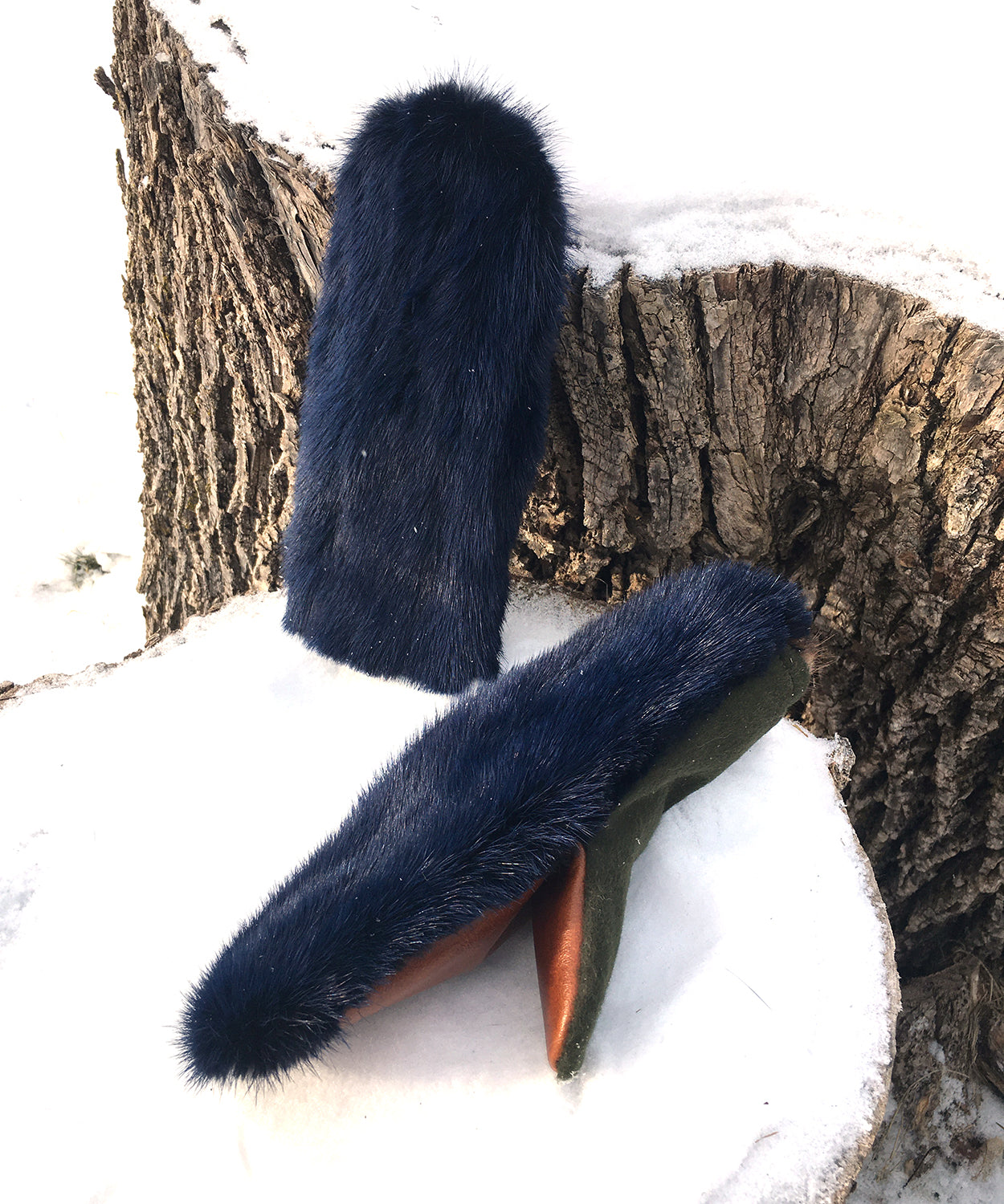 Real Fur Mittens. Blue mink fur mittens with fur lining