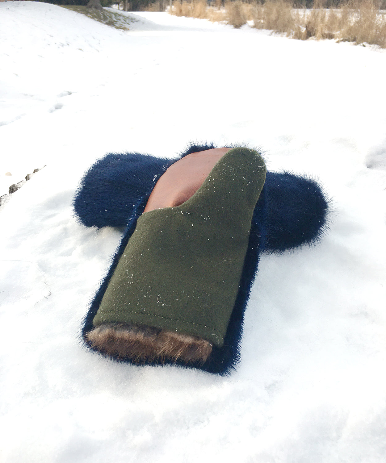 Real Fur Mittens. Blue mink fur mittens with fur lining reynauds mittens canada
