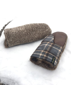 Real Fur Mittens. Shearling fur mittens with fur lining. Fur lined Mittens for raynaud's. warmest furry mittens made in Canada. Big furry mitts for men