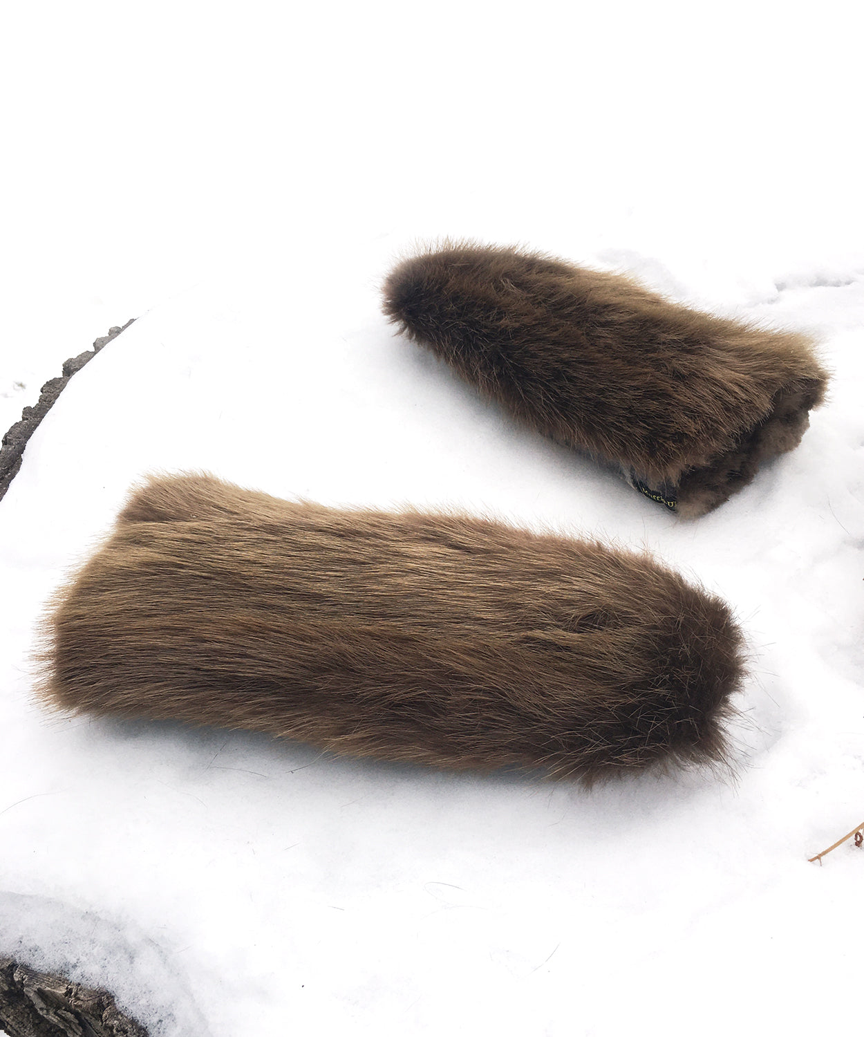 Real Fur Mittens. Beaver fur mittens with fur lining. Fur lined Mittens for raynaud's. warmest furry mittens made in Canada. Big furry mitts for men