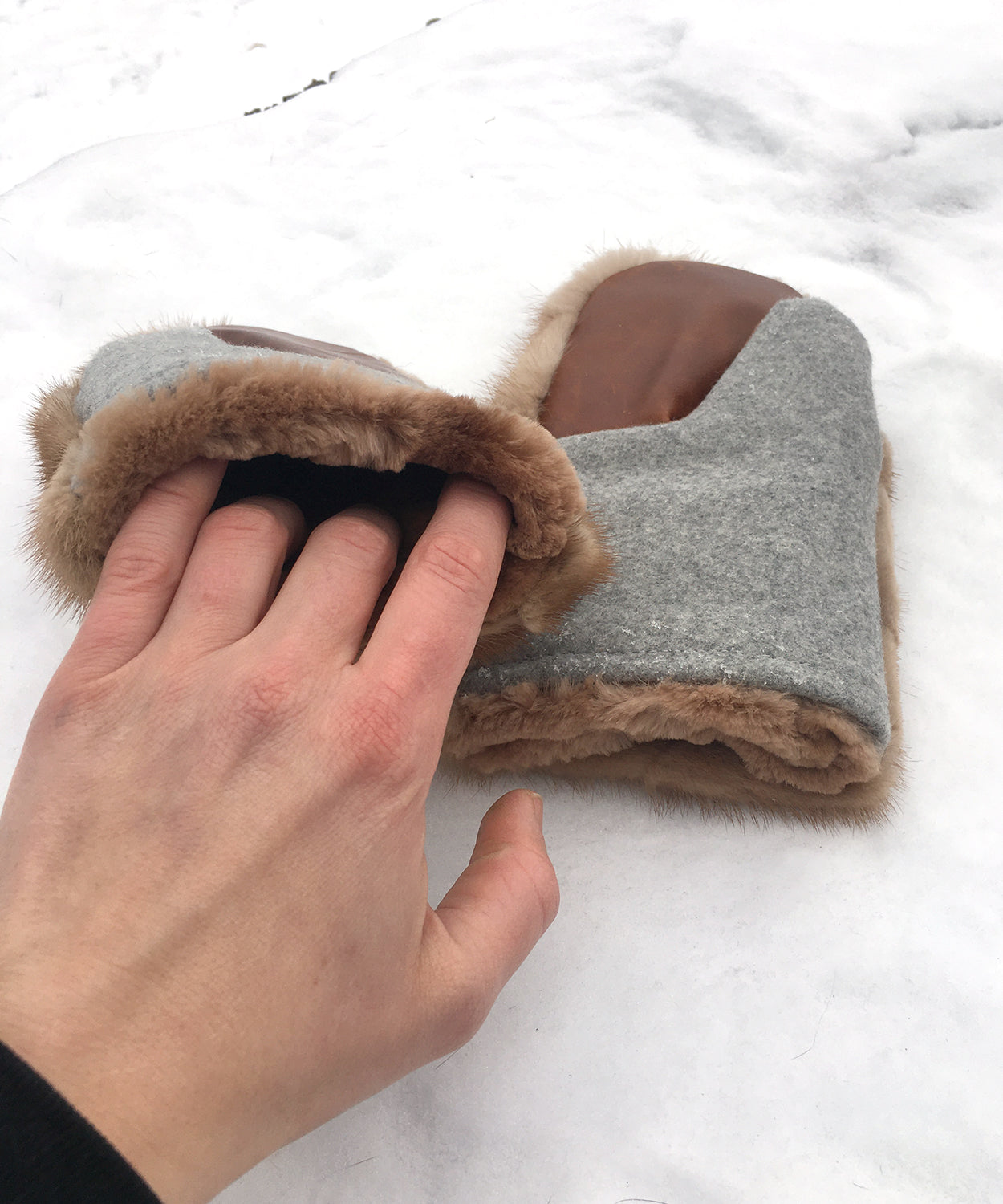 Real Fur Mittens. Brown Mink fur mittens with fur lining. Fur lined Mittens for raynaud's. warmest furry mittens made in Canada