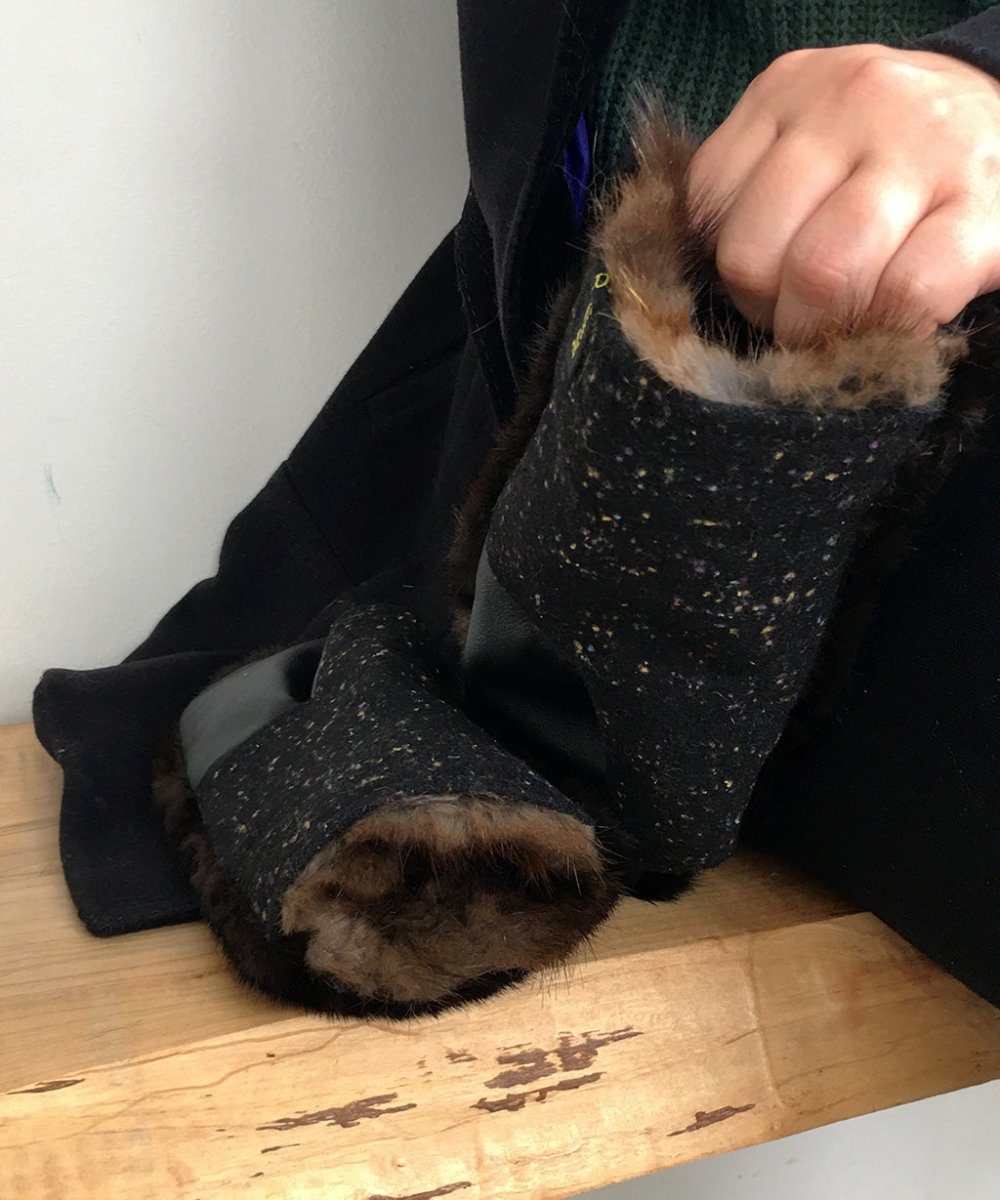 Real Fur Mittens. Black Mink fur mittens with fur lining. Fur lined Mittens for raynaud's. warmest furry mittens made in Canada