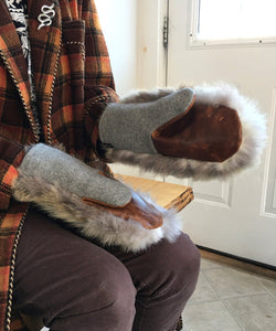 Women's Medium Real Fur Mittens - Coyote Fur 2 - Muffle - Up!