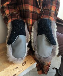 Women's Medium Real Fur Mittens - Coyote Fur - Muffle - Up!